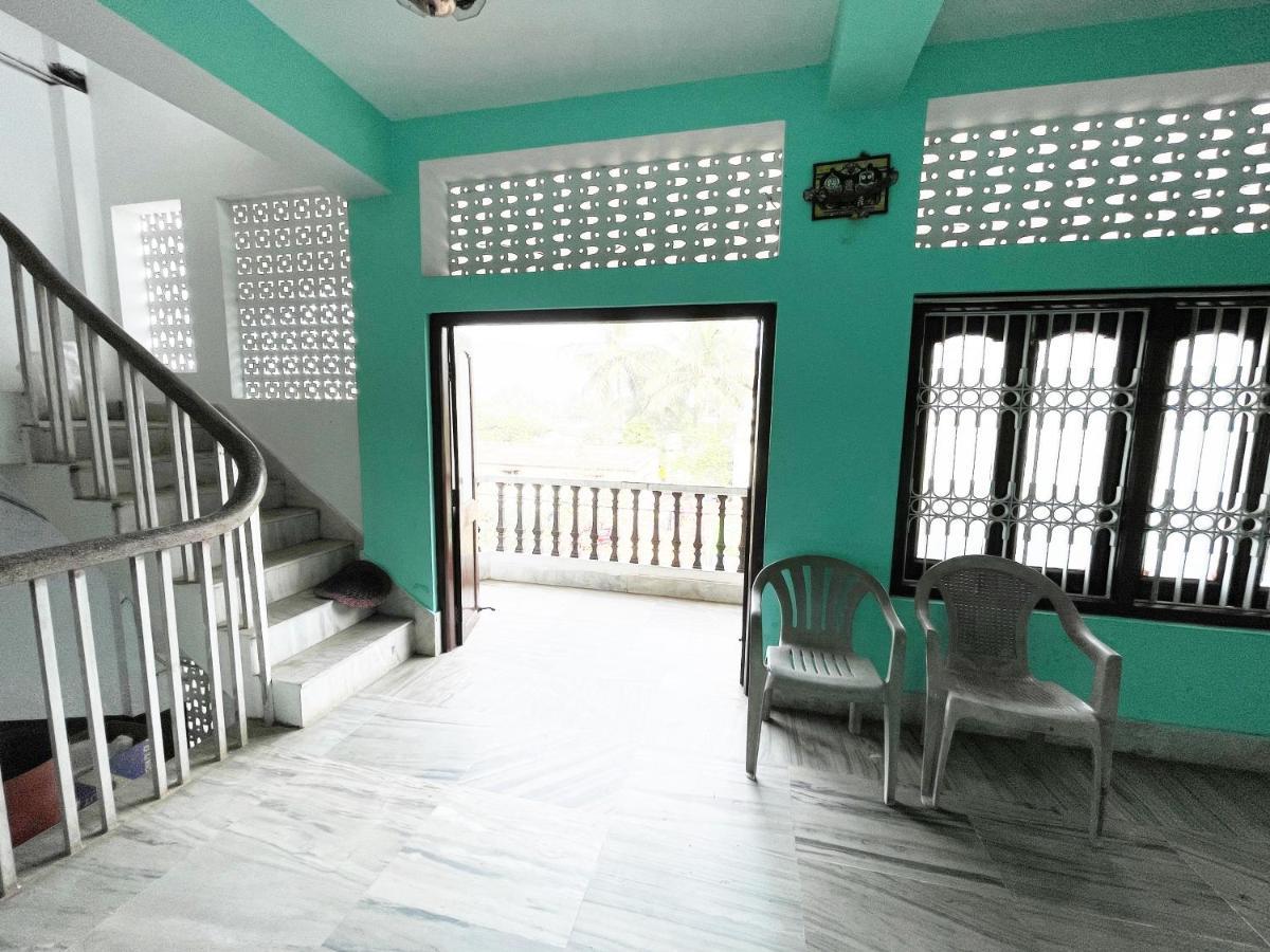 פורי Hotel Radha Krishna מראה חיצוני תמונה